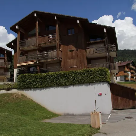 Pour 4-6 Personnes Au Coeur Du Village, Apartment *